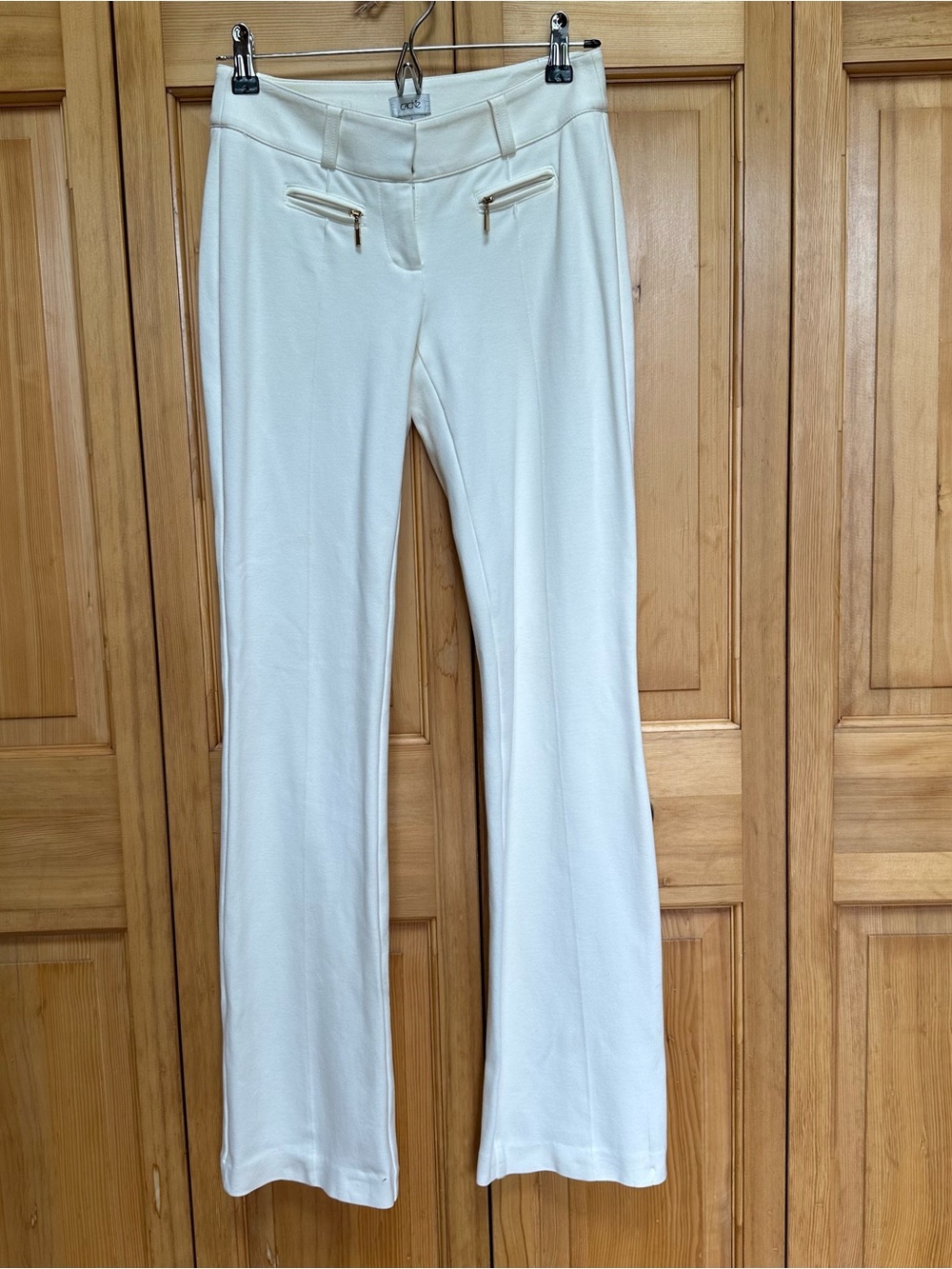 Caché White Mid Rise Flare Trouser Pants Size 0 Gold Zippers #119